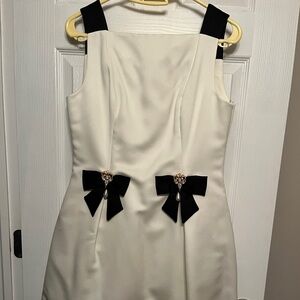 Victor costa party dress size 12 off white and black